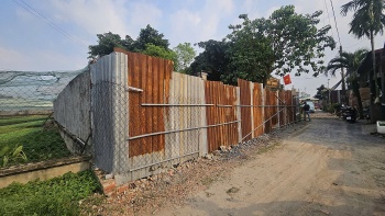 dong thanh tphcm khon don vi hang xom ngang nhien xay tuong rao bit loi di