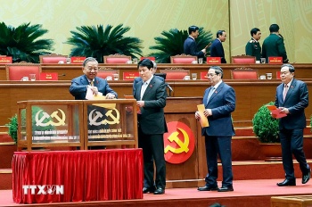 Công bố danh sách Ban Chấp hành Trung ương Đảng khóa XIV