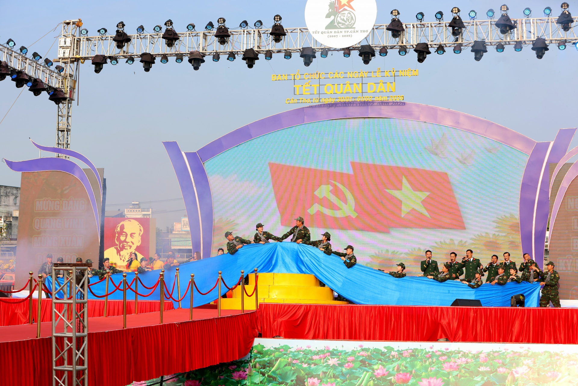 Thắm đượm nghĩa tình Tết Quân Dân 2026 Cần Thơ