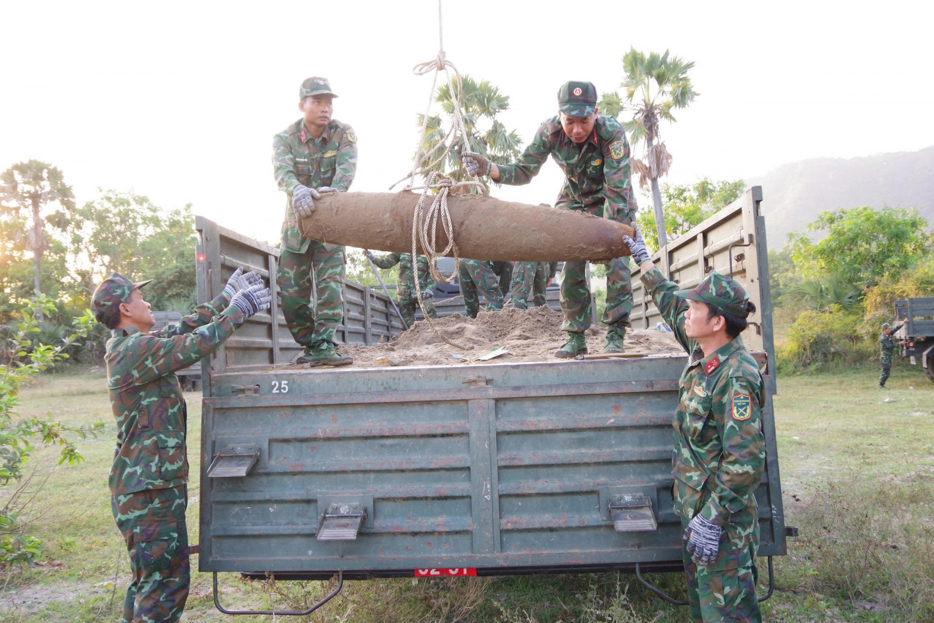 Công binh Quân khu 9 hủy nổ an toàn 4,344 tấn bom, mìn, vật nổ
