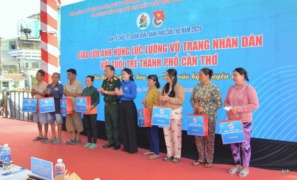 Tuổi trẻ Cần Thơ gặp gỡ Anh hùng Lực lượng vũ trang nhân dân tại Tết Quân Dân 2026