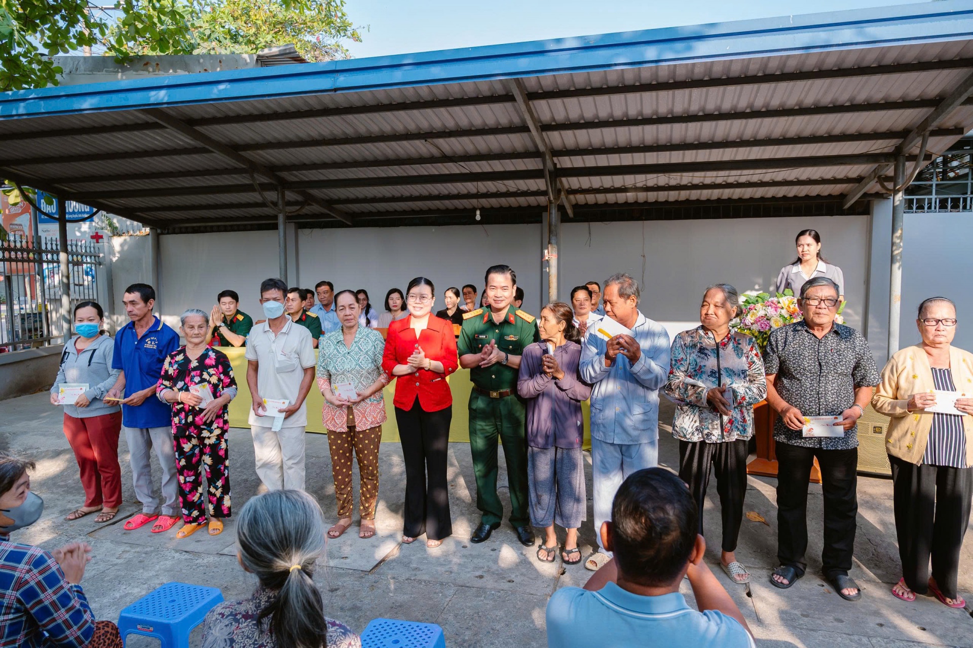 Bệnh viện Quân y 120 khám bệnh, cấp thuốc miễn phí cho người dân An Giang Bệnh viện Quân y 120 khám bệnh, cấp thuốc miễn phí cho người dân An Giang