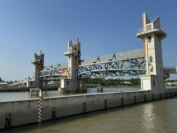 Cống Rạch Mọp: Điểm tựa thủy lợi thích ứng mặn, ngọt vùng Nam sông Hậu