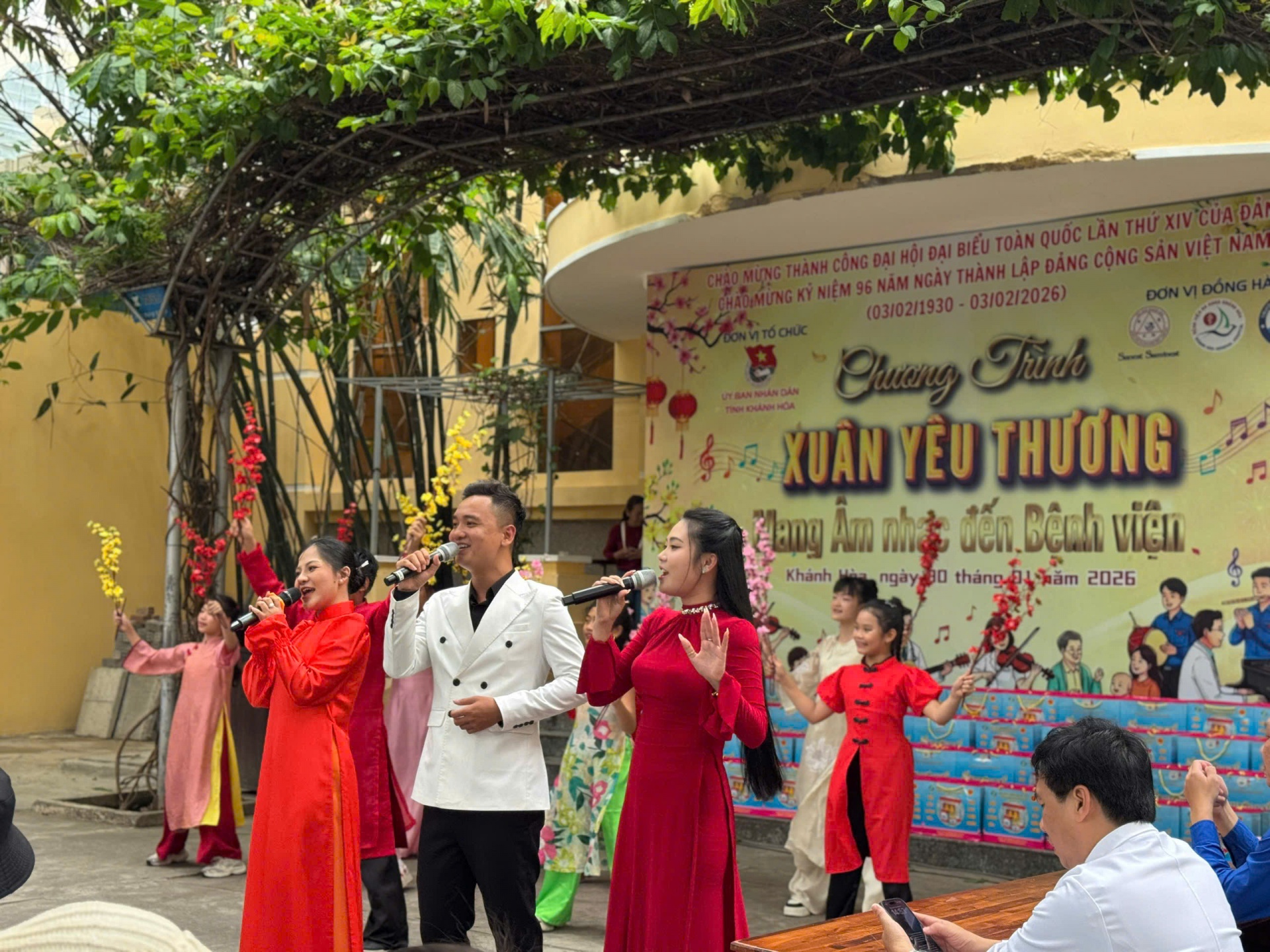 Chương trình “Xuân yêu thương - mang âm nhạc đến bệnh viện” Chương trình “Xuân yêu thương - mang âm nhạc đến bệnh viện”