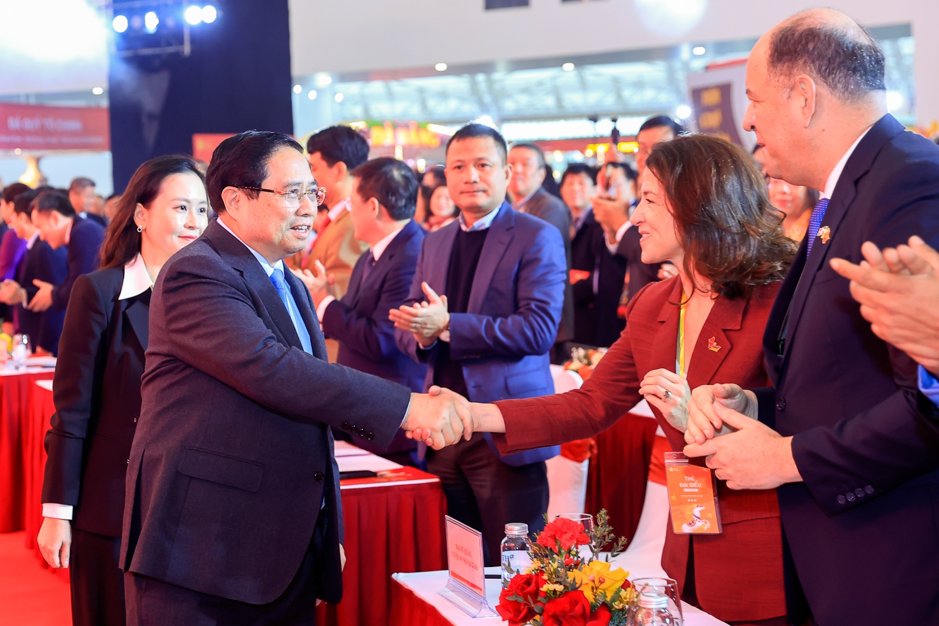   Thủ tướng và các đại biểu - Ảnh: VGP