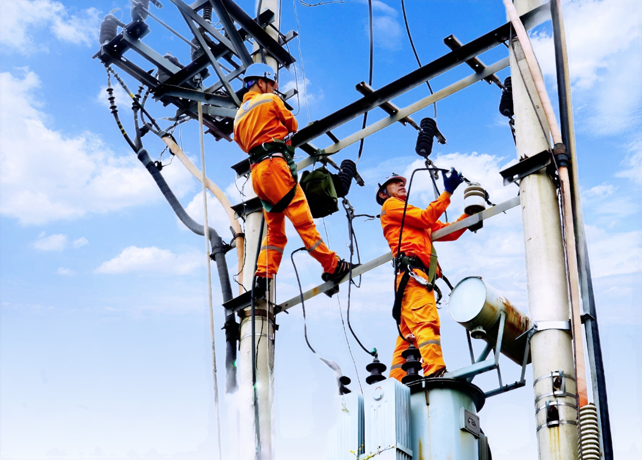 Công ty Điện lực Quảng Ninh: Điện đi trước một bước để thúc đẩy đà tăng trưởng hai con số