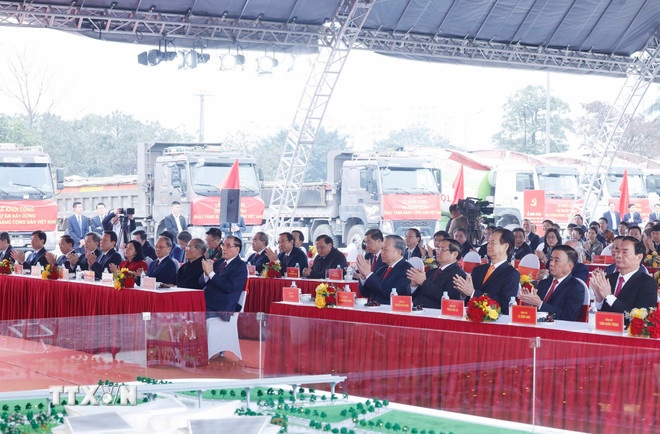   Tổng Bí thư Tô Lâm, Thủ tướng Phạm Minh Chính và các lãnh đạo, nguyên lãnh đạo Đảng, Nhà nước dự Lễ khởi công dự án xây dựng Bảo tàng Đảng Cộng sản Việt Nam. (Ảnh: TTXVN)