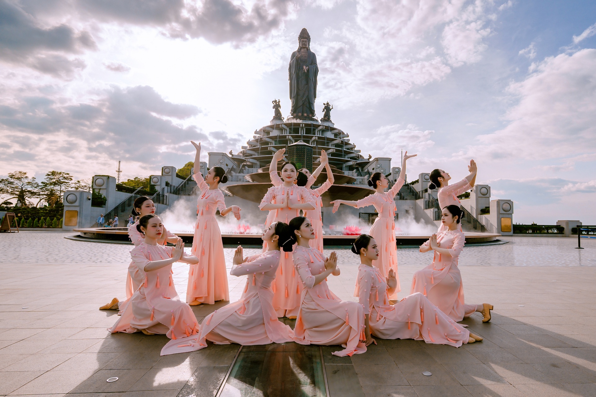 Hội xuân Núi Bà Đen với chủ đề “Hương Sắc Tây Ninh 2026” mang đến vô vàn trải nghiệm đặc sắc cho du khách