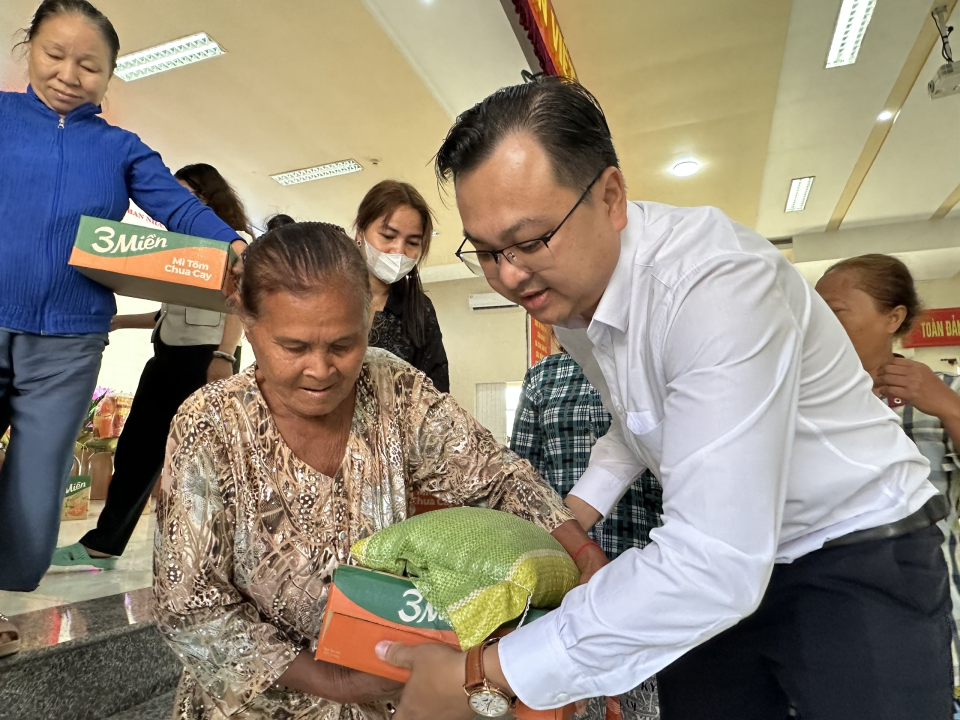 Trao quà Tết tại xã Cờ Đỏ, lan tỏa an sinh để mùa Xuân không ai bị bỏ lại phía sau