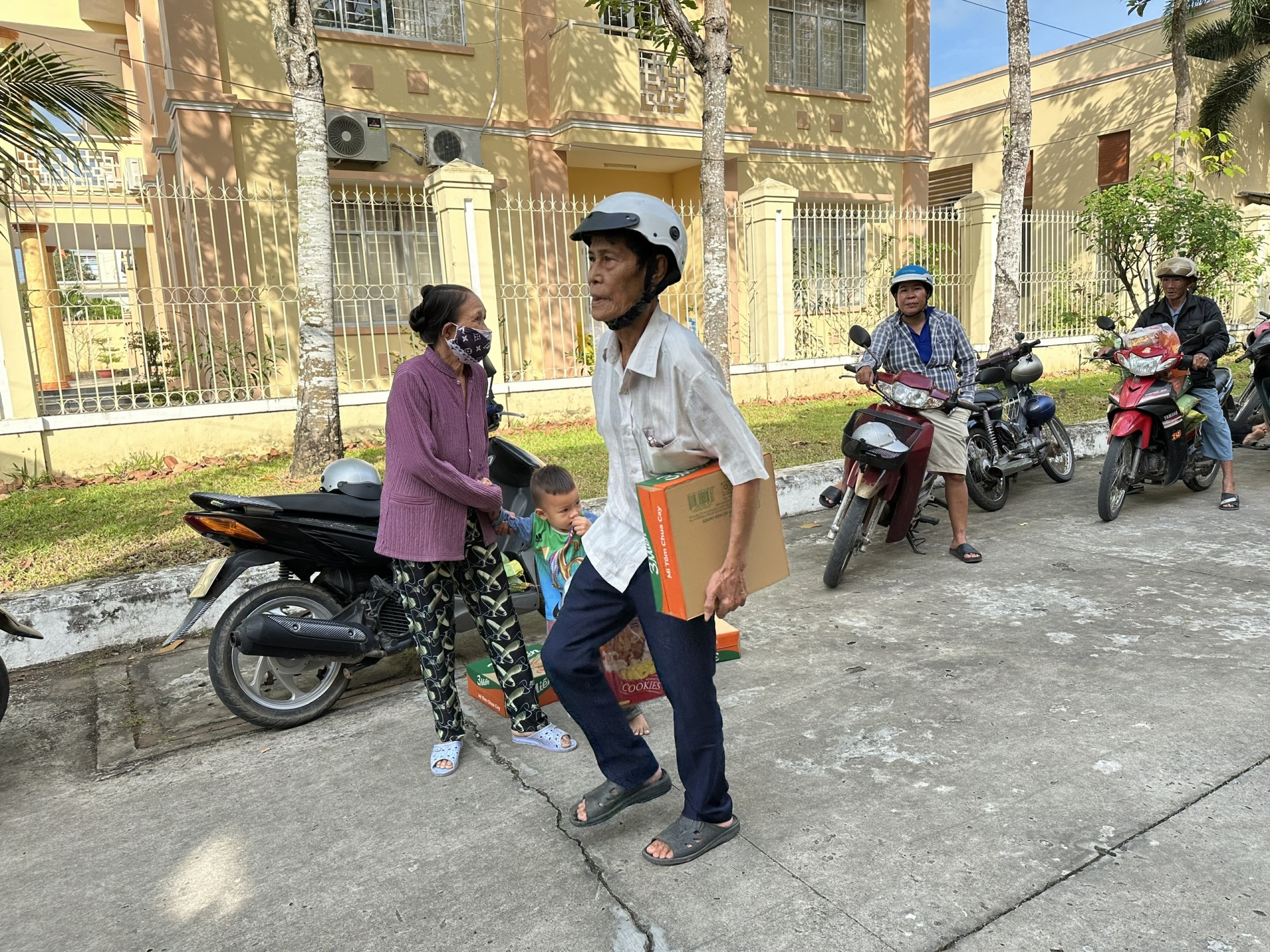 Trao quà Tết tại xã Cờ Đỏ, lan tỏa an sinh để mùa Xuân không ai bị bỏ lại phía sau