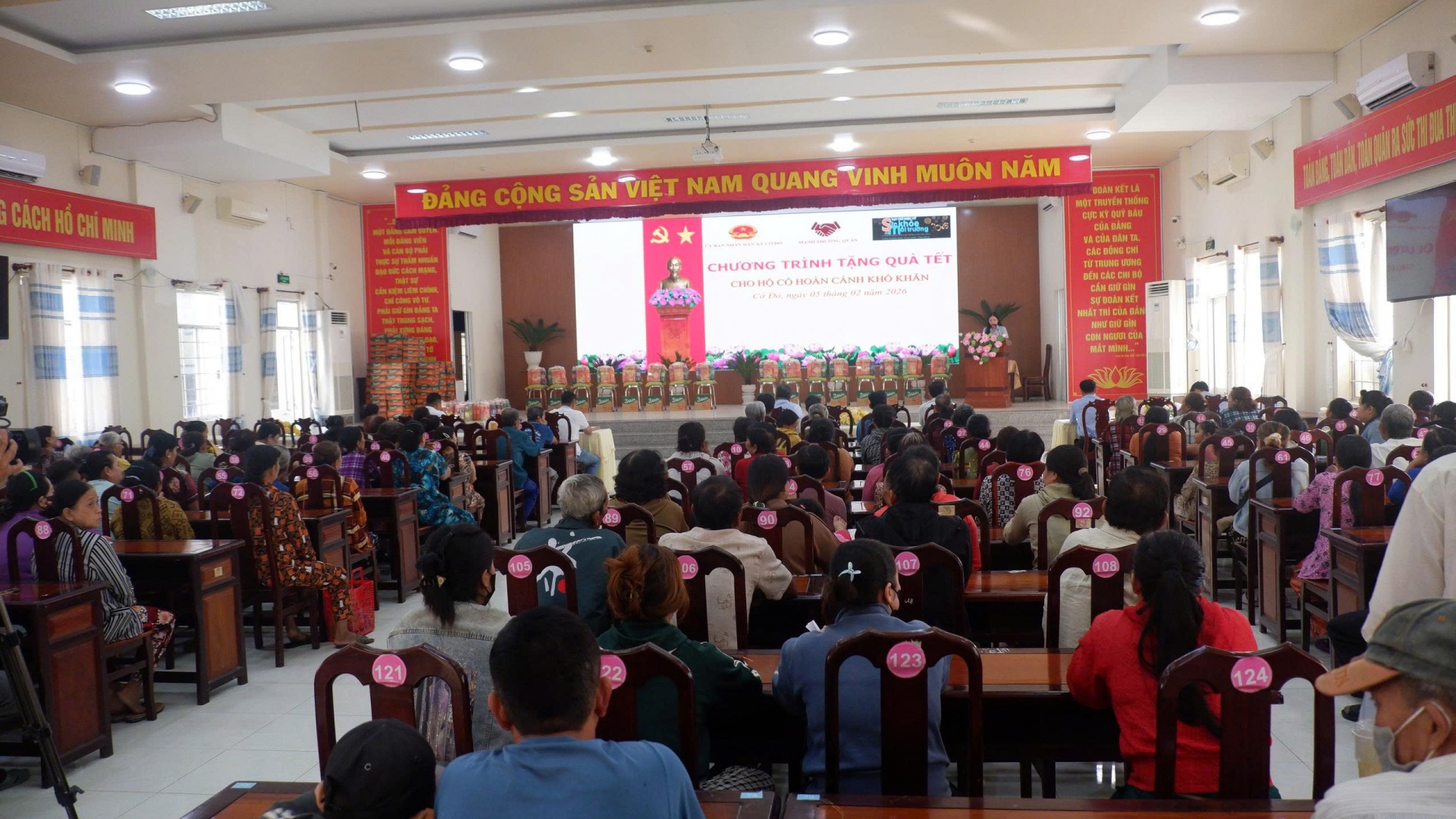 Trao quà Tết tại xã Cờ Đỏ, lan tỏa an sinh để mùa Xuân không ai bị bỏ lại phía sau