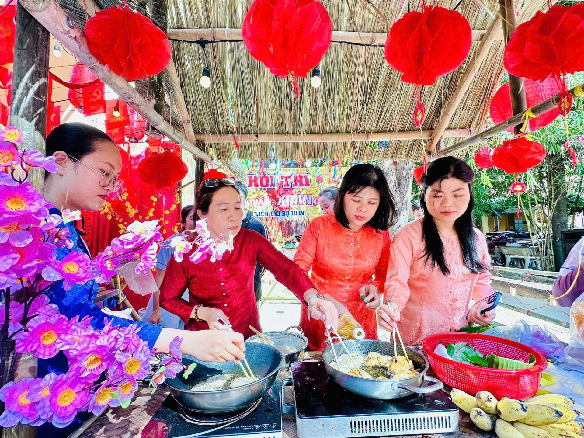 Hơn 1.700 nhân viên y tế tham gia Chợ Tết công đoàn