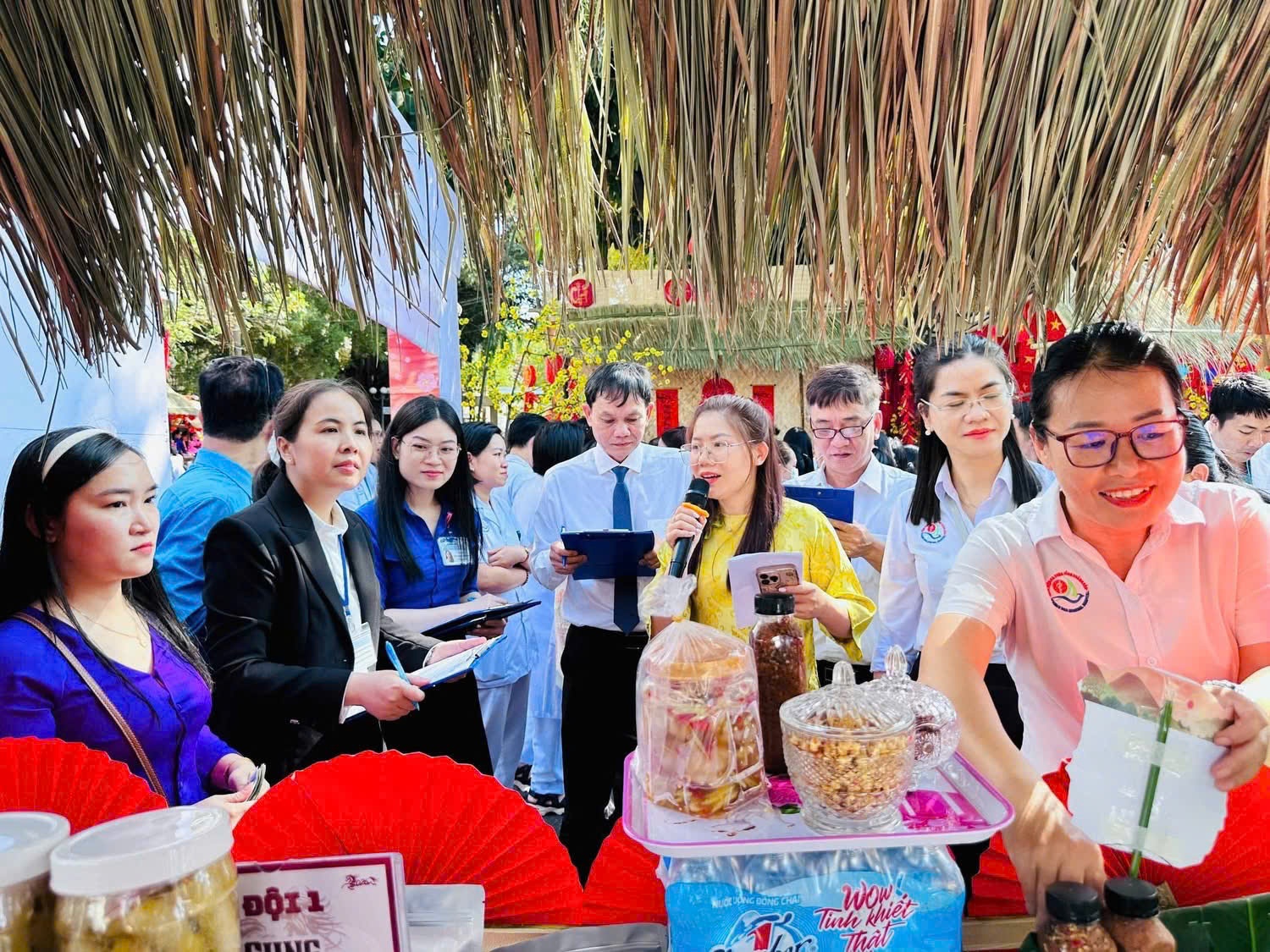 Hơn 1.700 nhân viên y tế tham gia Chợ Tết công đoàn