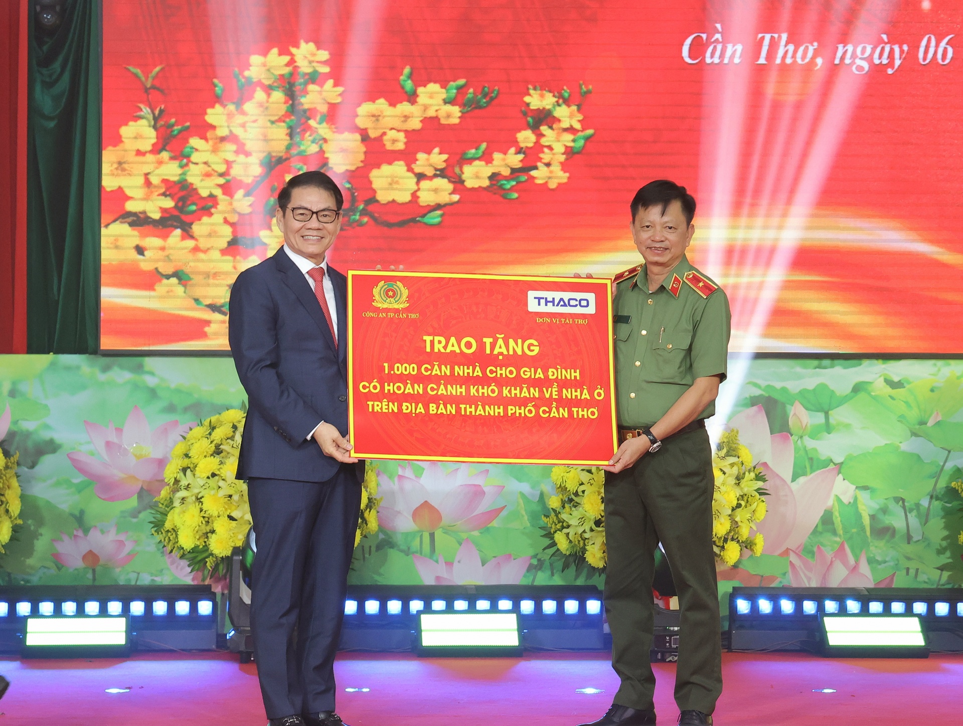 Công an Cần Thơ vận động xây dựng 1.000 căn nhà cho người dân khó khăn