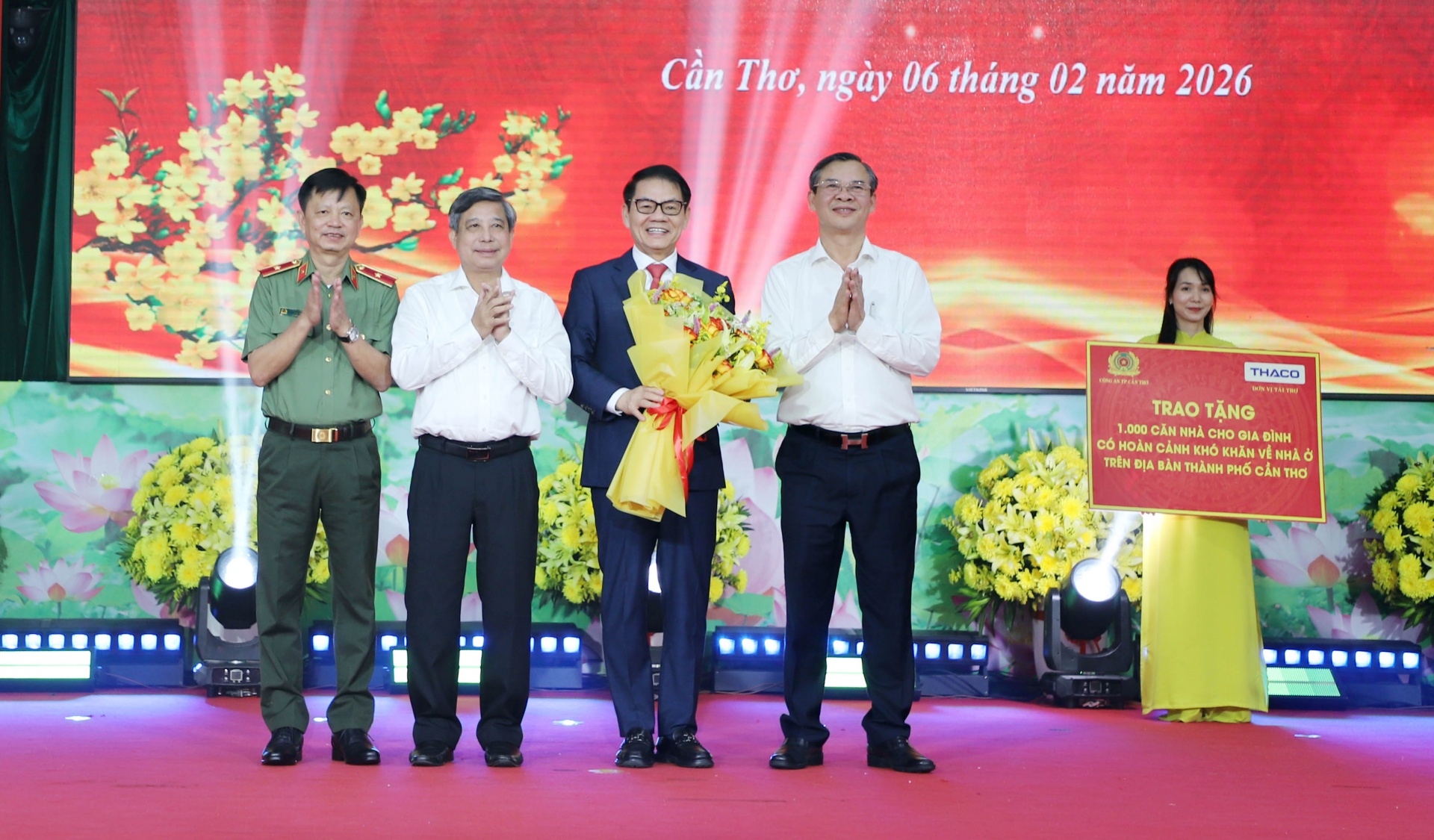 Công an Cần Thơ vận động xây dựng 1.000 căn nhà cho người dân khó khăn