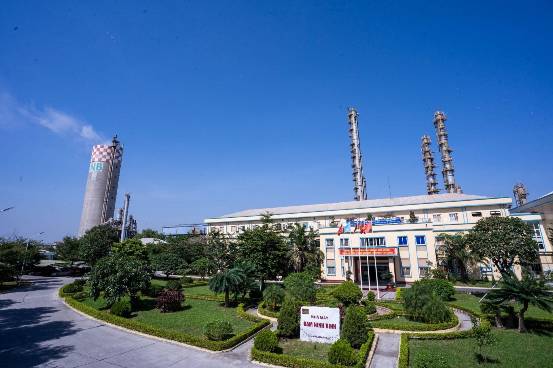 CÔNG TY ĐẠM NINH BÌNH: Phát triển kinh tế gắn với Bảo vệ môi trường bền vững.