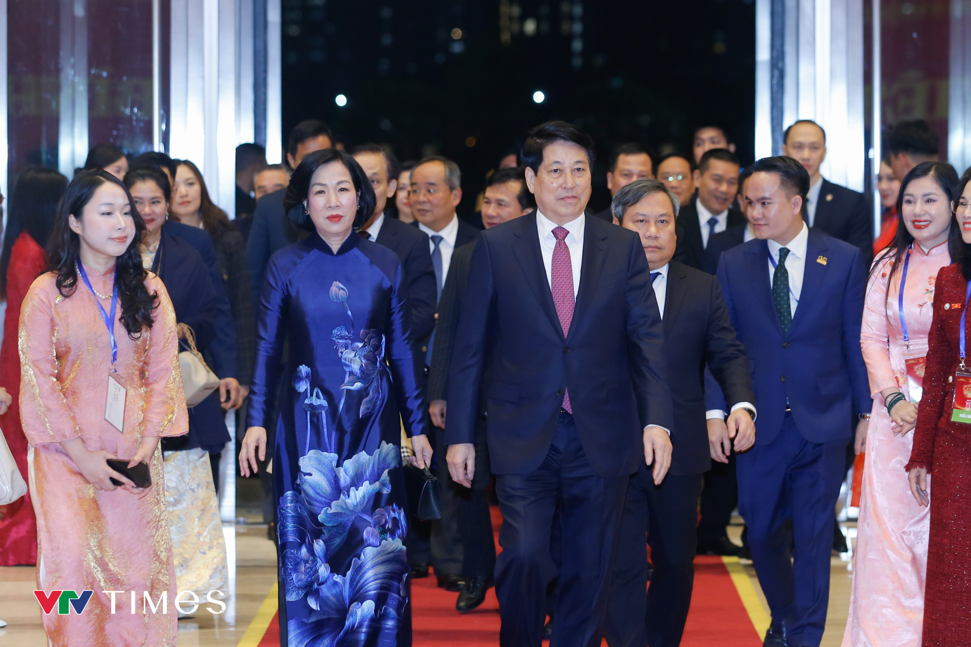 Chủ tịch nước chúc Tết kiều bào, đánh trống khai hội mừng Xuân