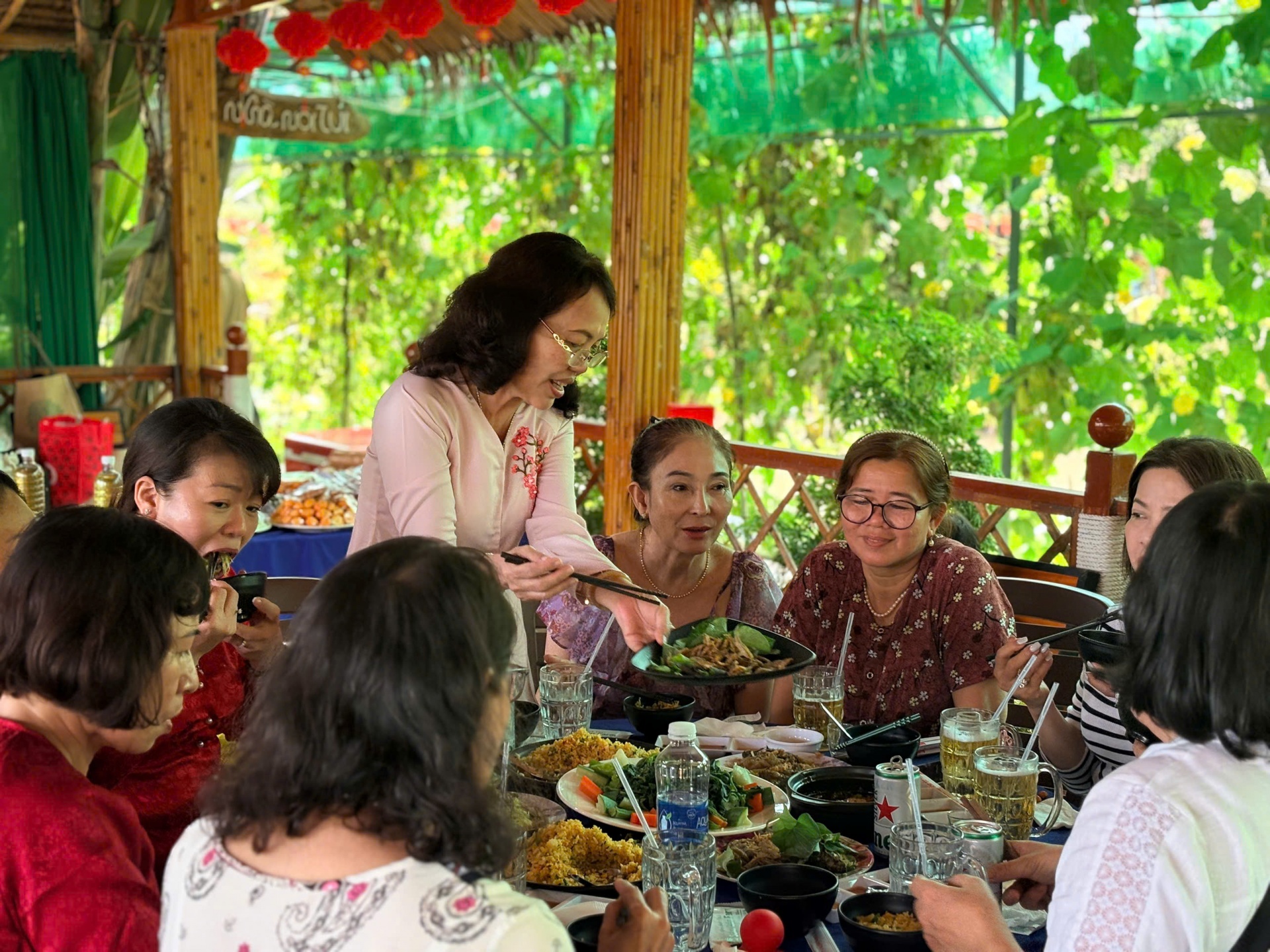 Đến Sông Hậu Farm, để thấy Tết của những ký ức miền sông nước