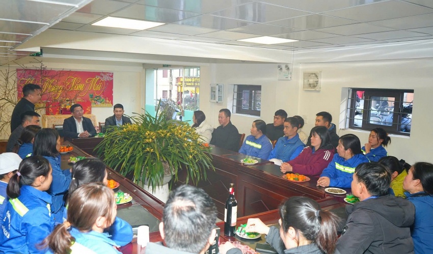 Lào Cai: Chủ tịch UBND phường Sa Pa thăm, chúc Tết các doanh nghiệp, cơ quan có đóng góp quan trọng cho sự phát triển của địa phương