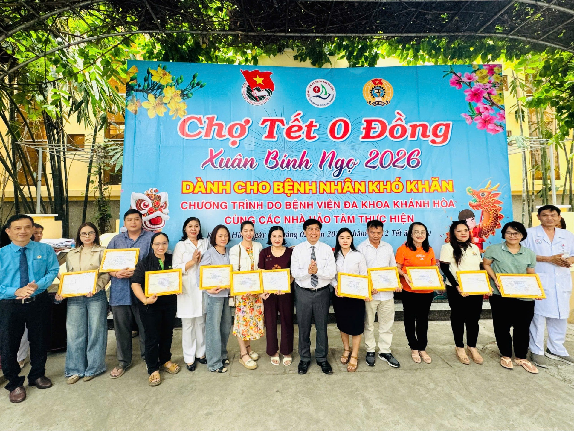 “Chợ Tết 0 đồng” hỗ trợ 400 bệnh nhân nghèo