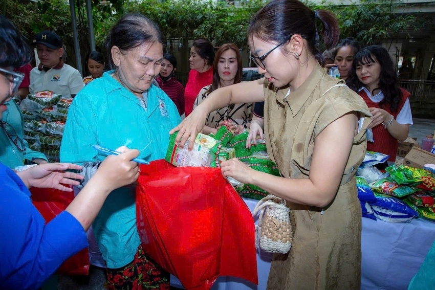 “Chợ Tết 0 đồng” hỗ trợ 400 bệnh nhân nghèo