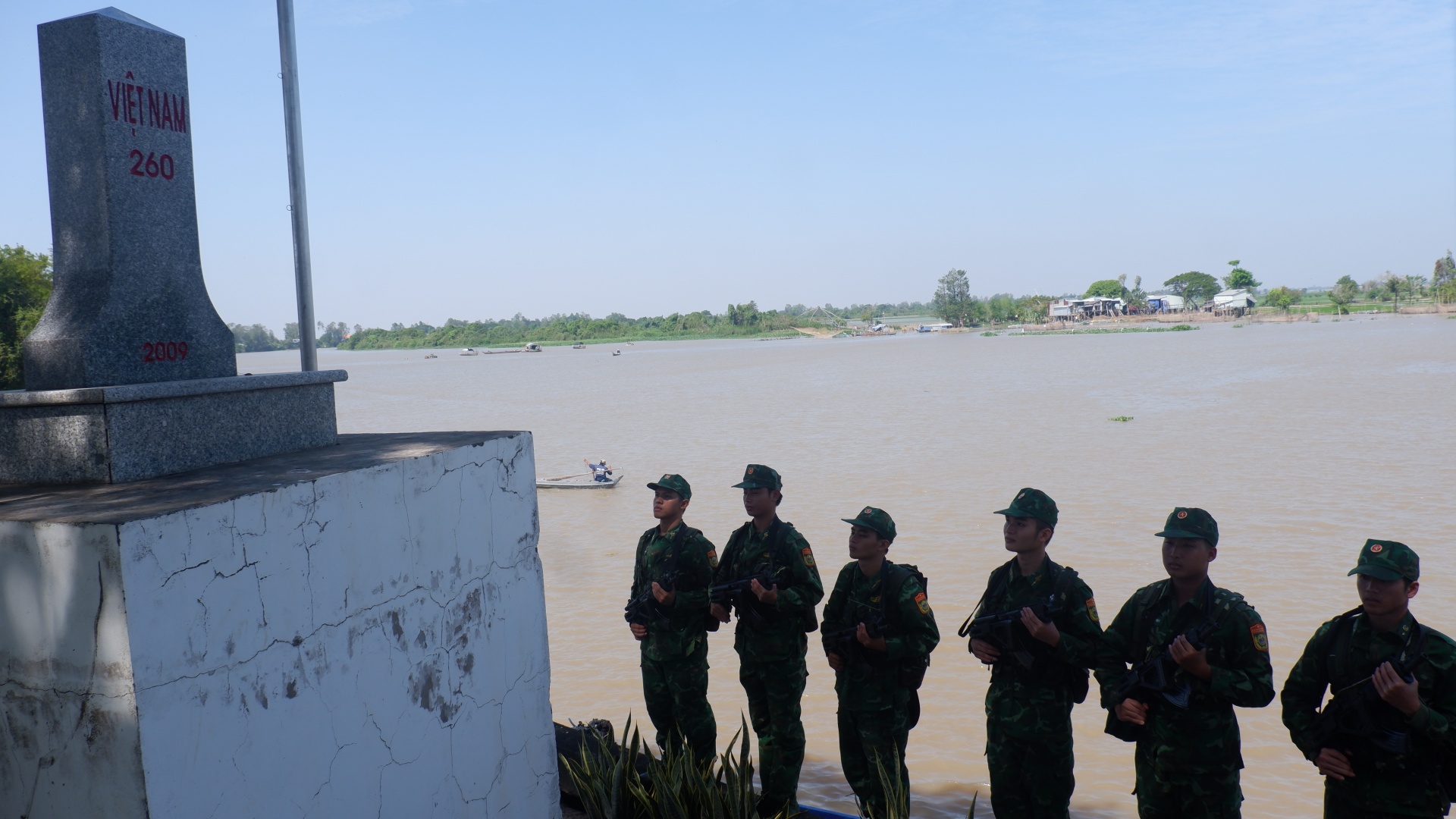 Xuân Biên phòng ấm tình quân dân Xuân Biên phòng ấm tình quân dân