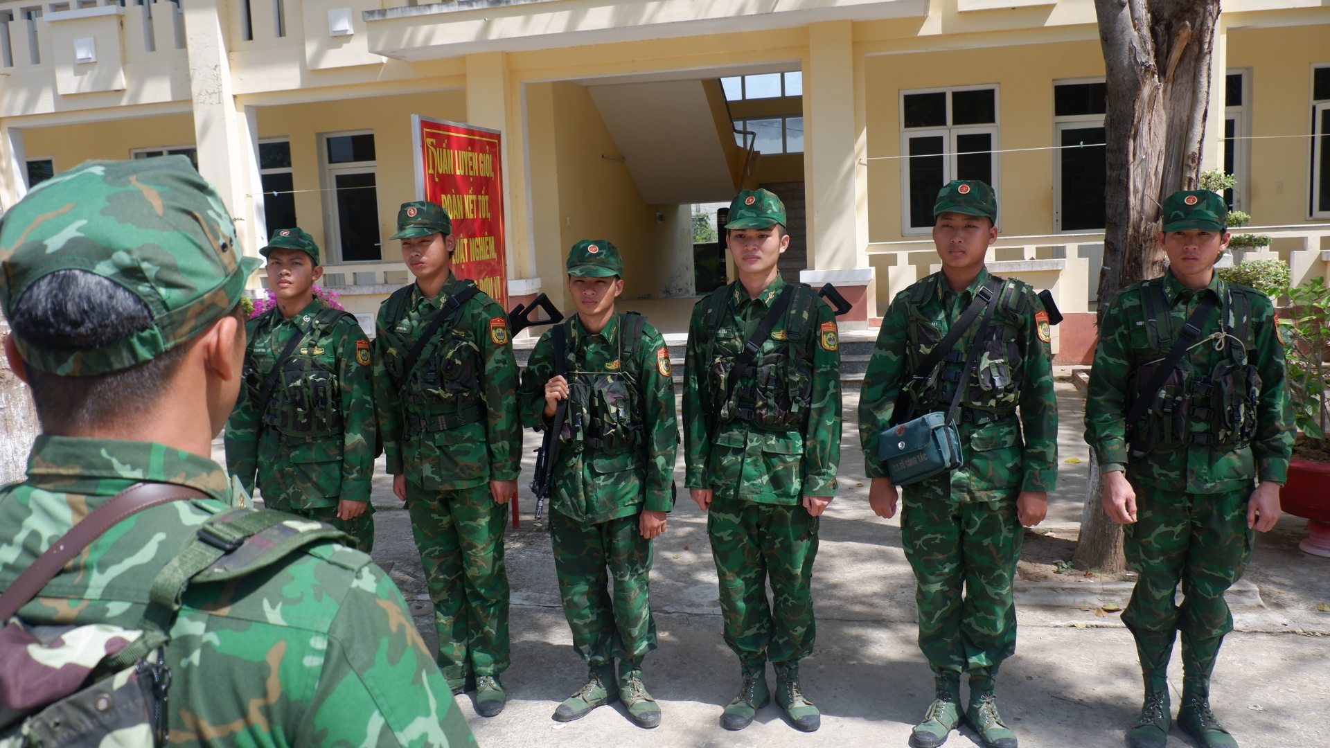 Xuân Biên phòng ấm tình quân dân Xuân Biên phòng ấm tình quân dân