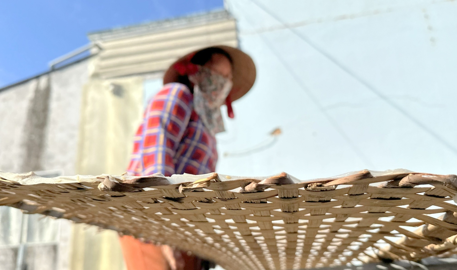 Giữ lửa làng nghề bánh tráng Thuận Hưng