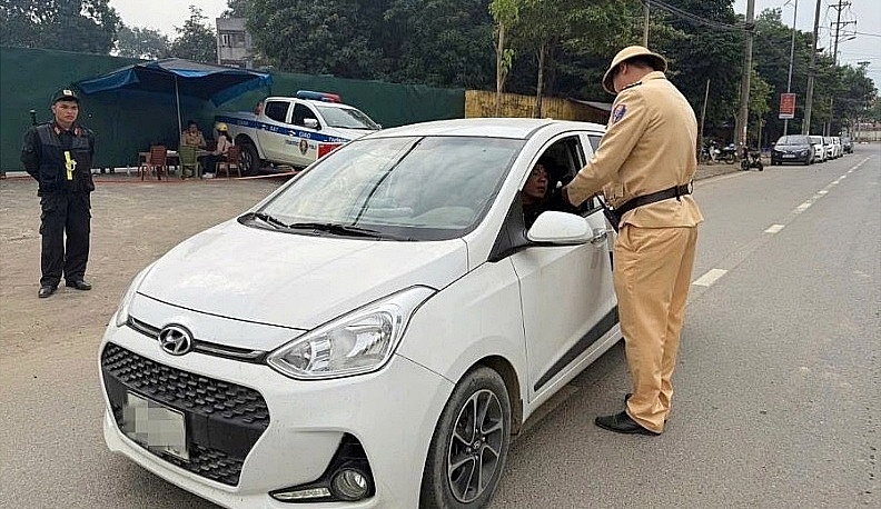 Lặng thầm xuyên Tết, giữ an toàn cho Nhân dân vui xuân