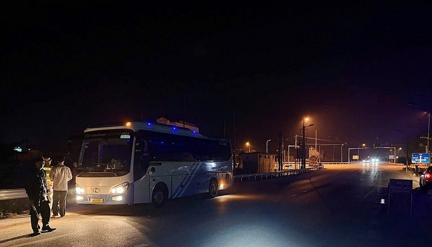 Lặng thầm xuyên Tết, giữ an toàn cho Nhân dân vui xuân