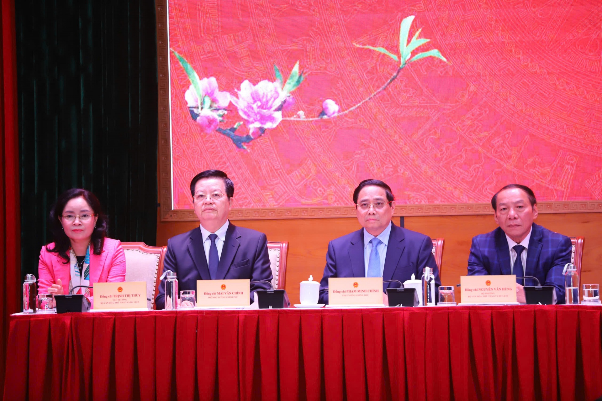 Thủ tướng Phạm Minh Chính thăm, chúc Tết Bộ VHTTDL, khơi dậy quyết tâm năm đầu thực hiện Nghị quyết XIV Thủ tướng Phạm Minh Chính thăm, chúc Tết Bộ VHTTDL, khơi dậy quyết tâm năm đầu thực hiện Nghị quyết XIV