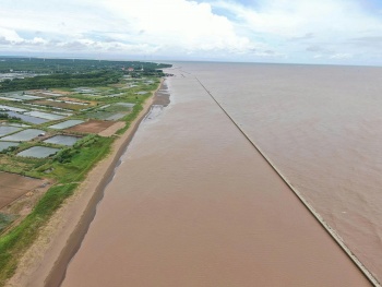 Trả lại không gian cho dòng sông