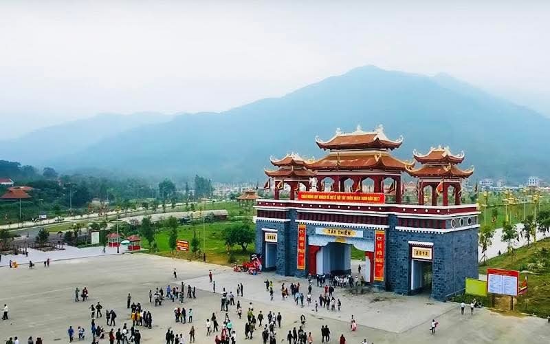 Du khách thập phương nô nức về Tây Thiên đầu Xuân Bính Ngọ 2026