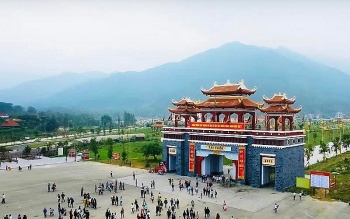 Du khách thập phương nô nức về Tây Thiên đầu Xuân Bính Ngọ 2026