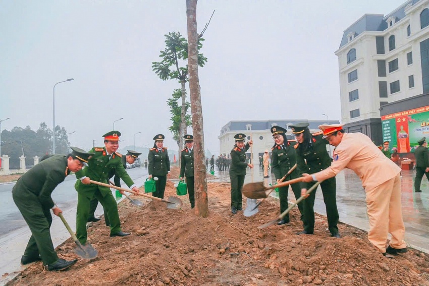 Công an tỉnh Phú Thọ phát động “Tết trồng cây - đời đời nhớ ơn Bác Hồ” Xuân Bính Ngọ năm 2026
