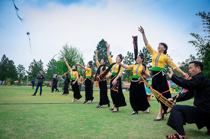 “Đánh thức” trò chơi dân gian, giữ gìn hồn cốt văn hóa các dân tộc Điện Biên “Đánh thức” trò chơi dân gian, giữ gìn hồn cốt văn hóa các dân tộc Điện Biên