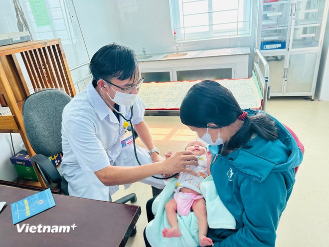 Hướng tới tầm nhìn toàn diện trong chăm sóc sức khỏe bà mẹ, trẻ em