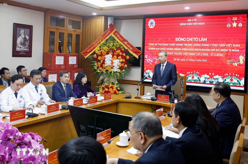 Thầy thuốc là điểm tựa của bệnh nhân, chăm sóc bệnh nhân bằng cả trí tuệ và tấm lòng