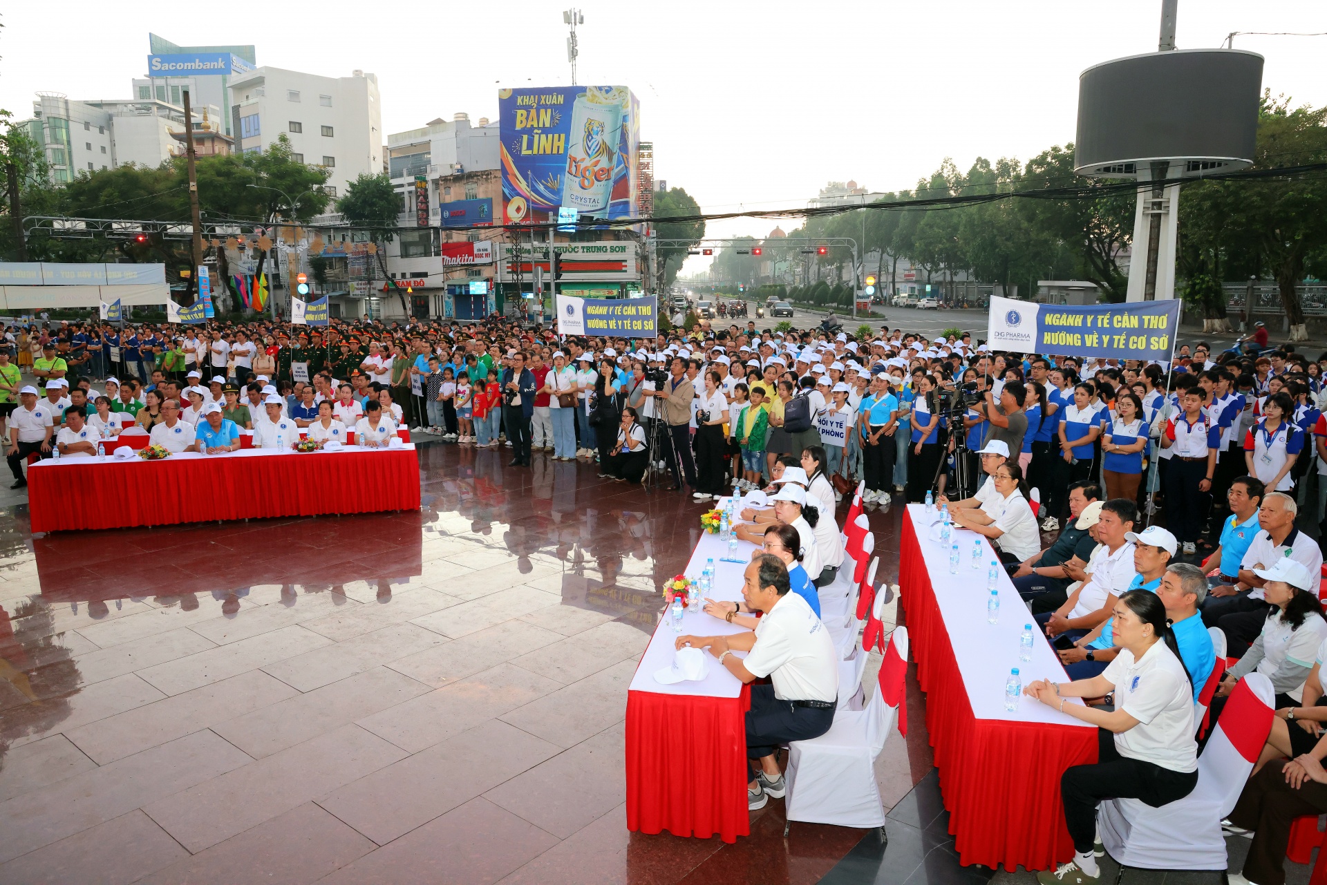 Cần Thơ: Từ phong trào đi bộ vì sức khỏe đến mục tiêu 30 phòng khám bác sỹ gia đình