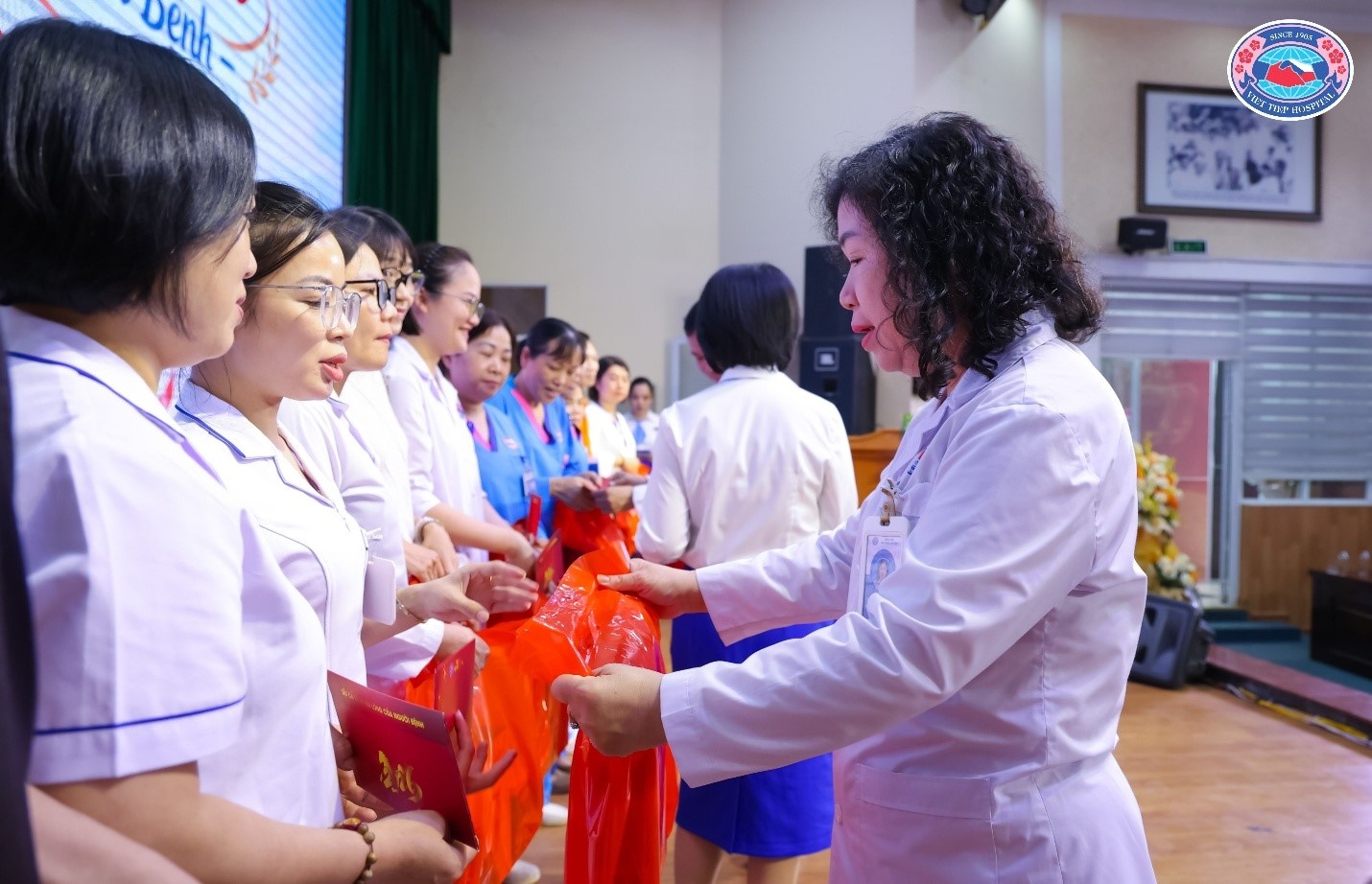 Dấu ấn ấm áp tại Bệnh viện Hữu Nghị Việt Tiệp (Hải Phòng) nhân Ngày Thầy thuốc Việt Nam