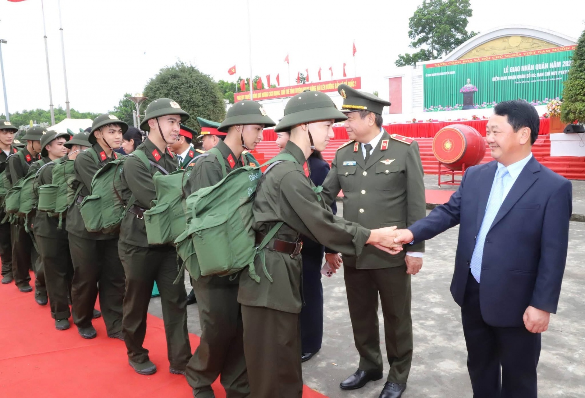 Tuyên Quang: Bí thư Tỉnh ủy Hầu A Lềnh dự Lễ giao nhận quân năm 2026