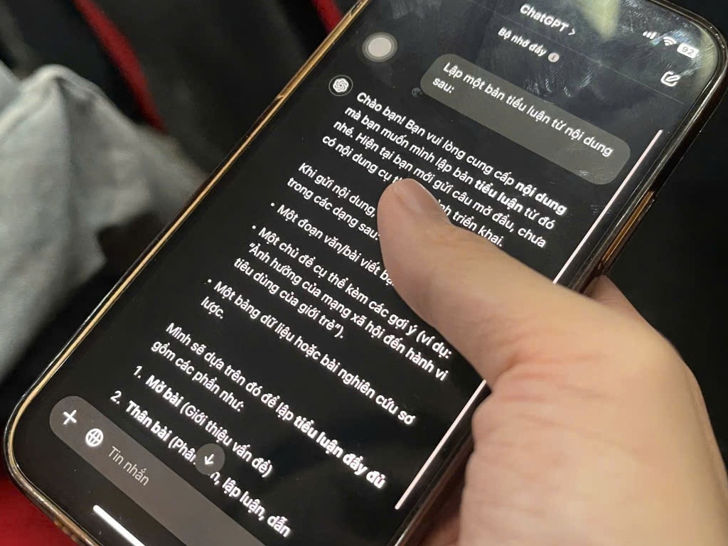 Làm gì để học sinh, sinh viên thoát khỏi sự lệ thuộc vào AI?