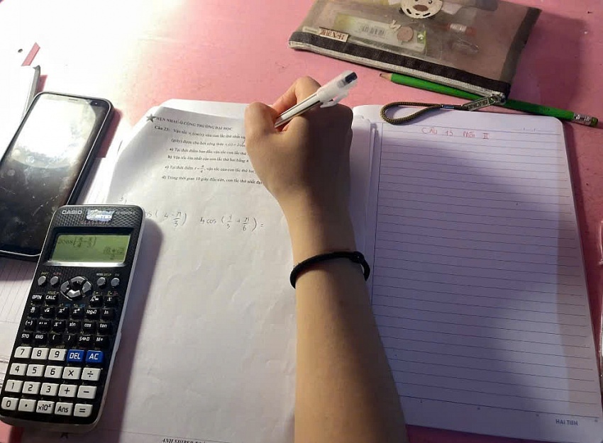 Làm gì để học sinh, sinh viên thoát khỏi sự lệ thuộc vào AI? Làm gì để học sinh, sinh viên thoát khỏi sự lệ thuộc vào AI?