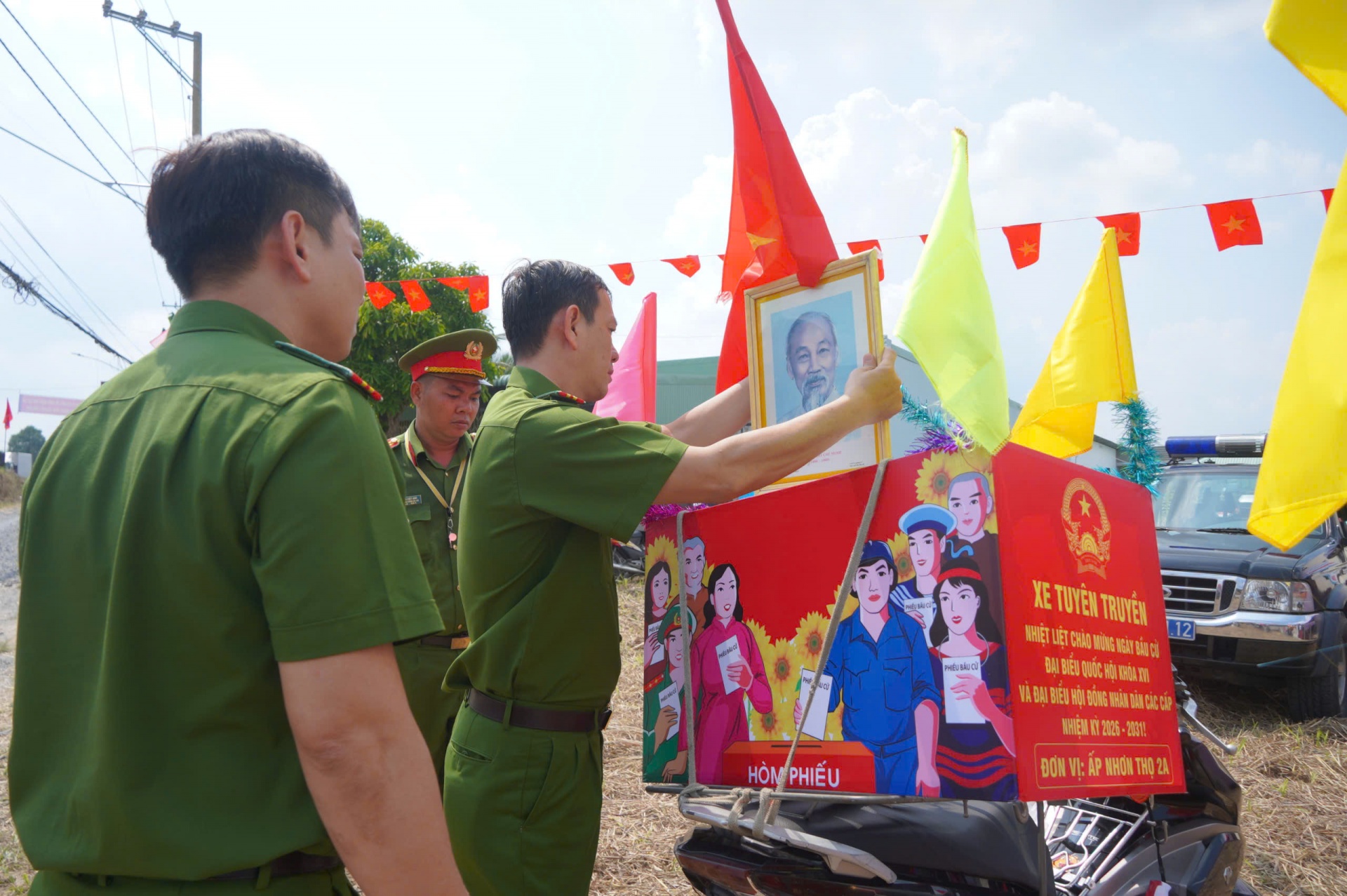 Phó Chủ tịch Quốc hội Trần Quang Phương làm việc với Ủy ban Bầu cử thành phố Cần Thơ