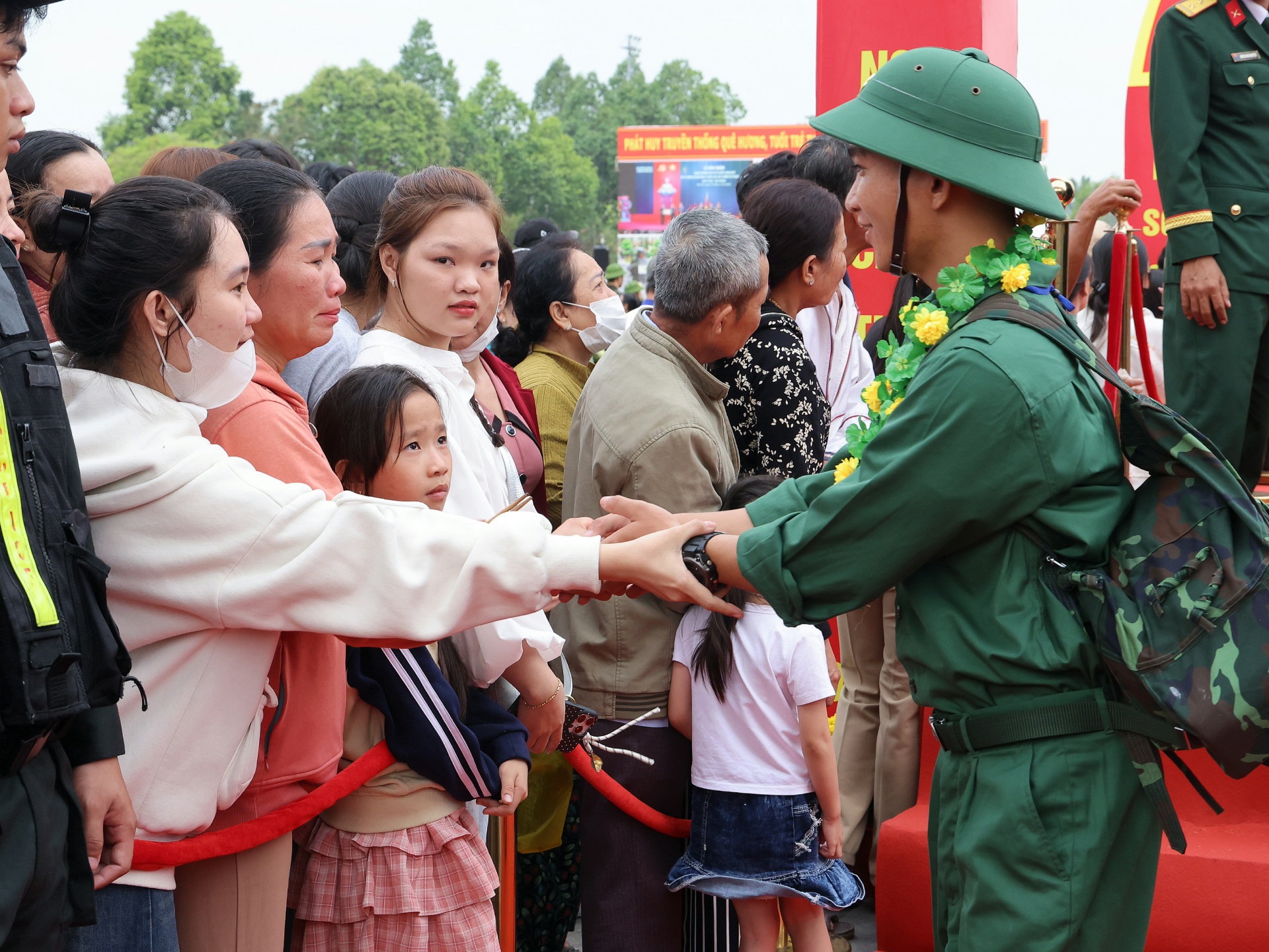 Trang trọng, an toàn Lễ giao, nhận quân tại 46 điểm của Quân khu 9