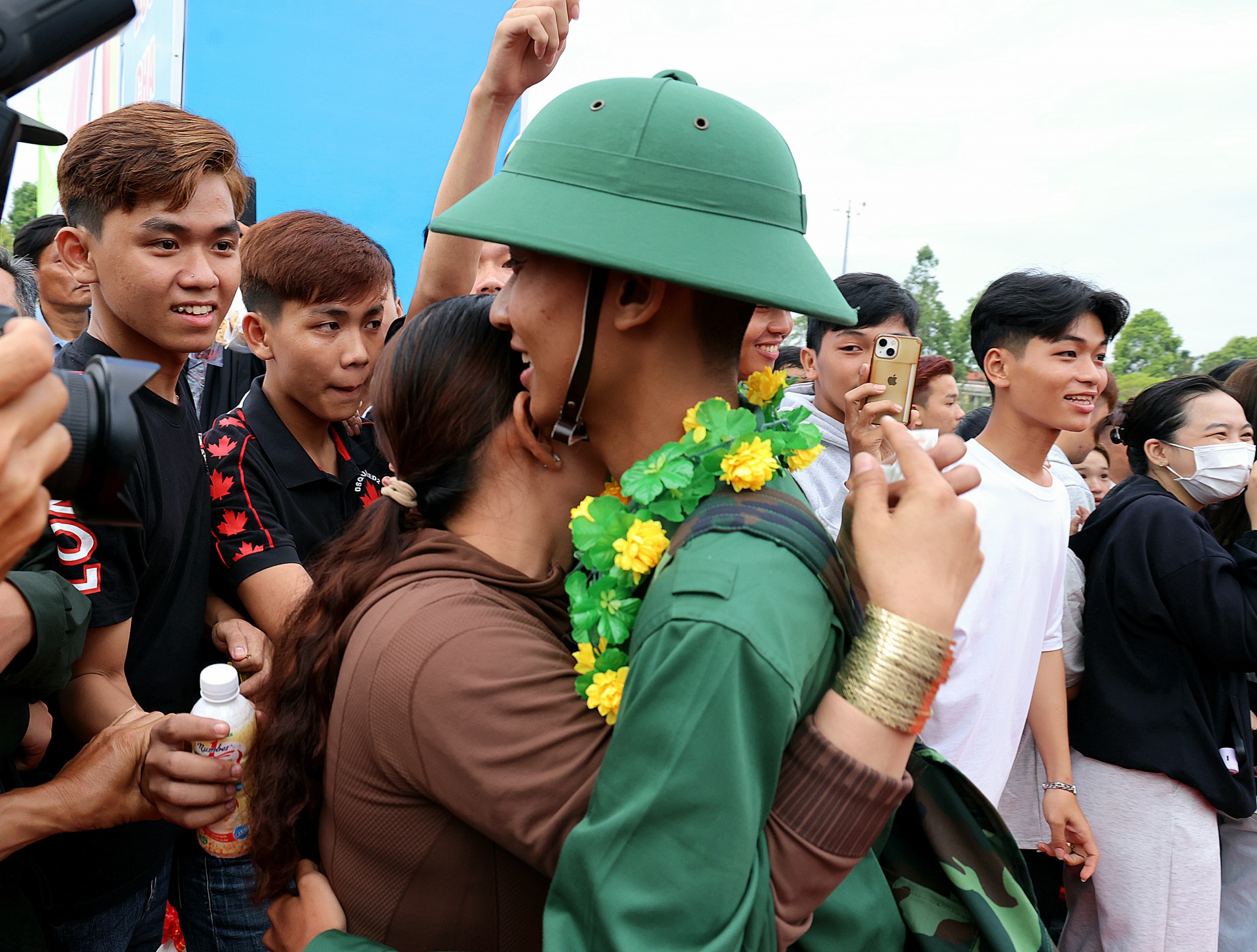 Trang trọng, an toàn Lễ giao, nhận quân tại 46 điểm của Quân khu 9