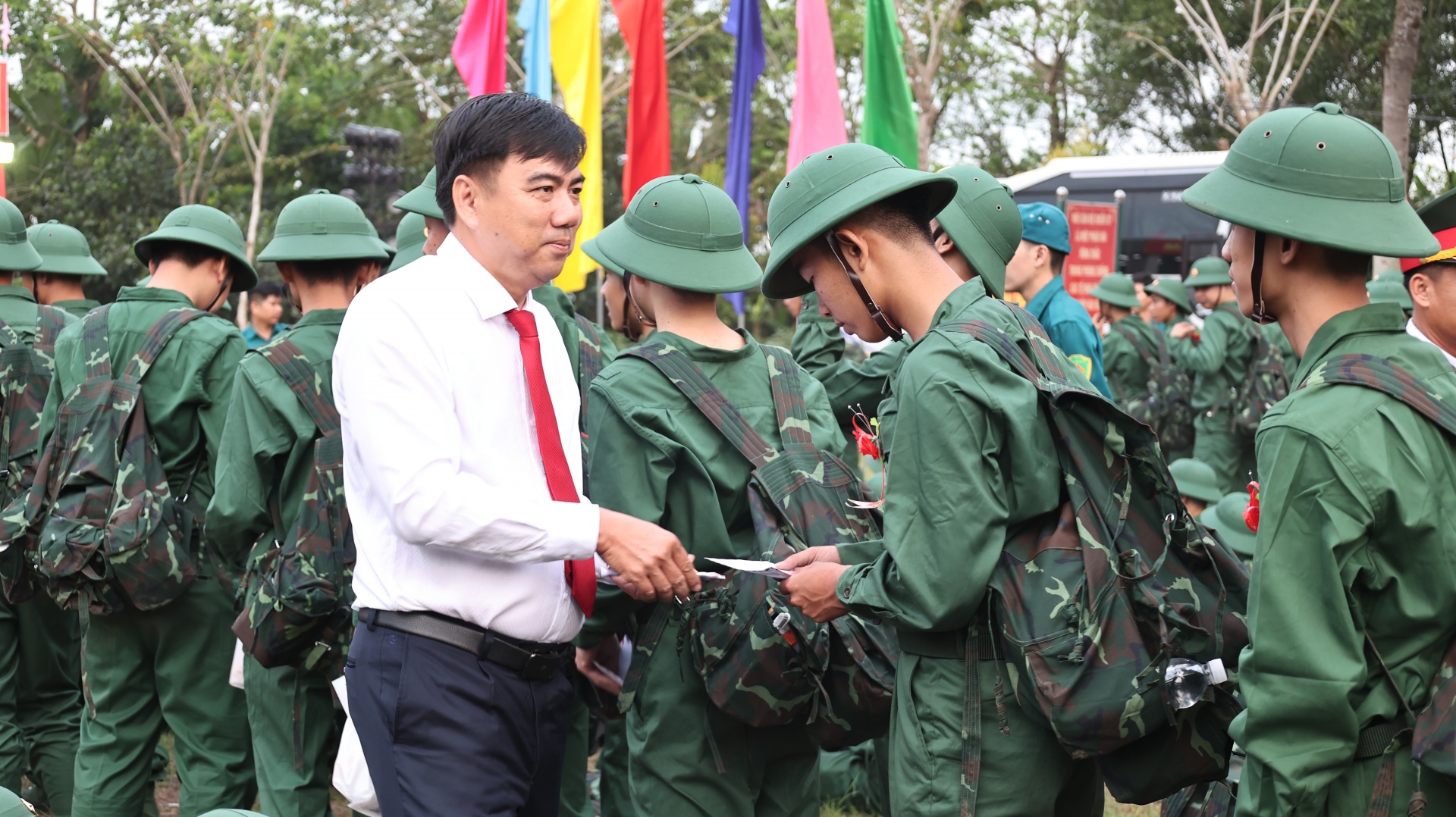 Trang trọng, an toàn Lễ giao, nhận quân tại 46 điểm của Quân khu 9