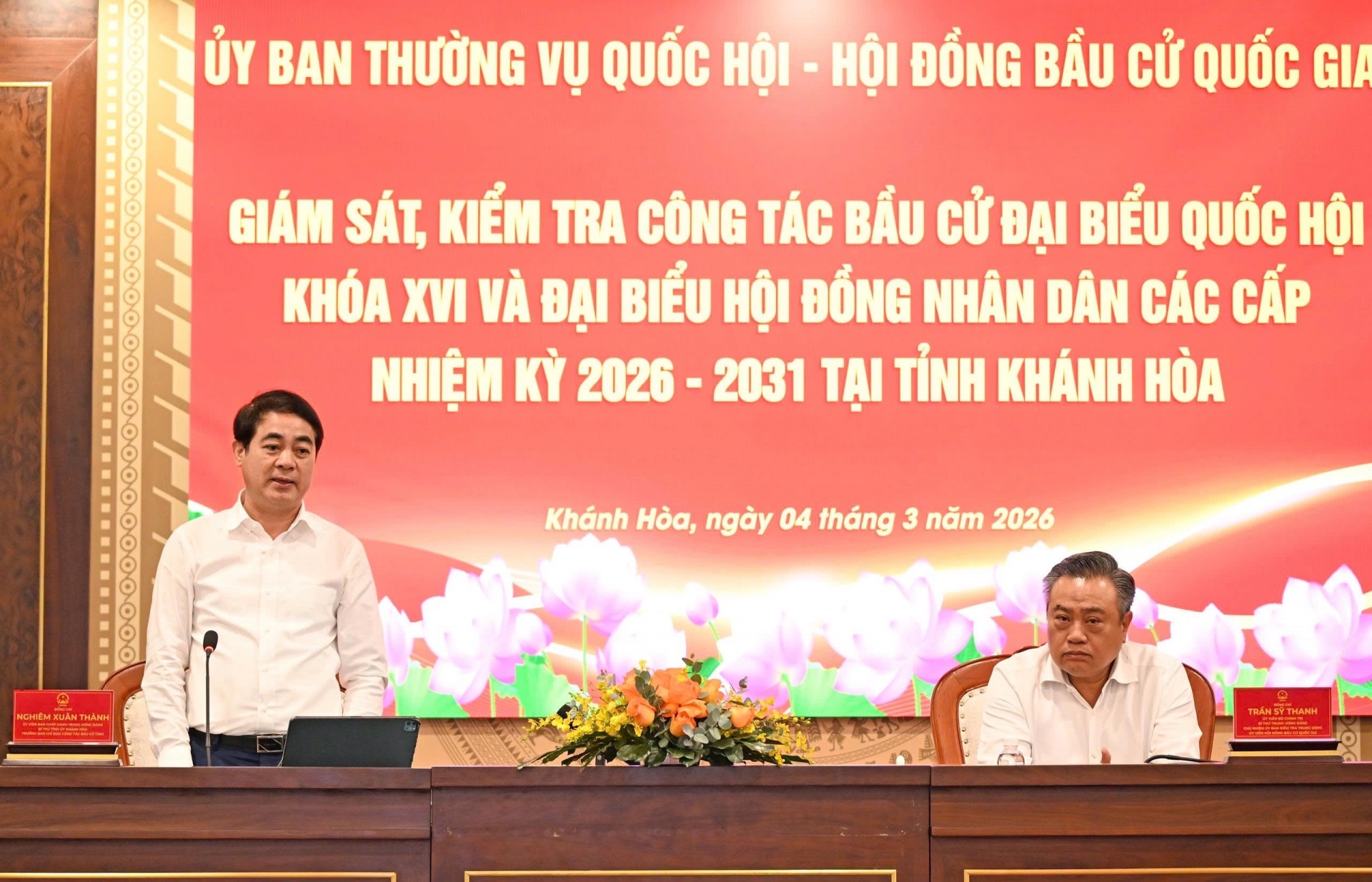 Đồng chí Nghiêm Xuân Thành - Bí thư Tỉnh ủy Khánh Hoà phát biểu tiếp thu ý kiến của đồng chí Trưởng đoàn.