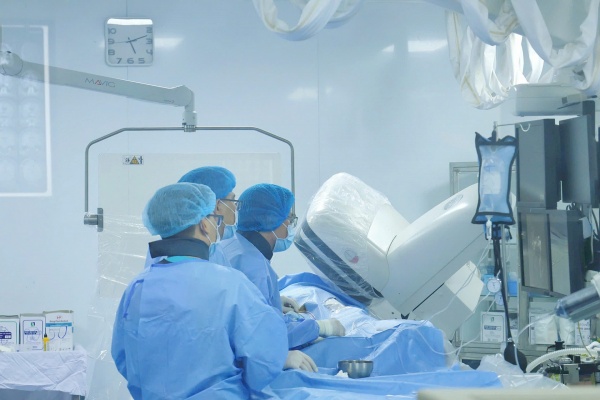 Bệnh viện Quân y 121 làm chủ kỹ thuật nút rò động mạch cảnh xoang hang