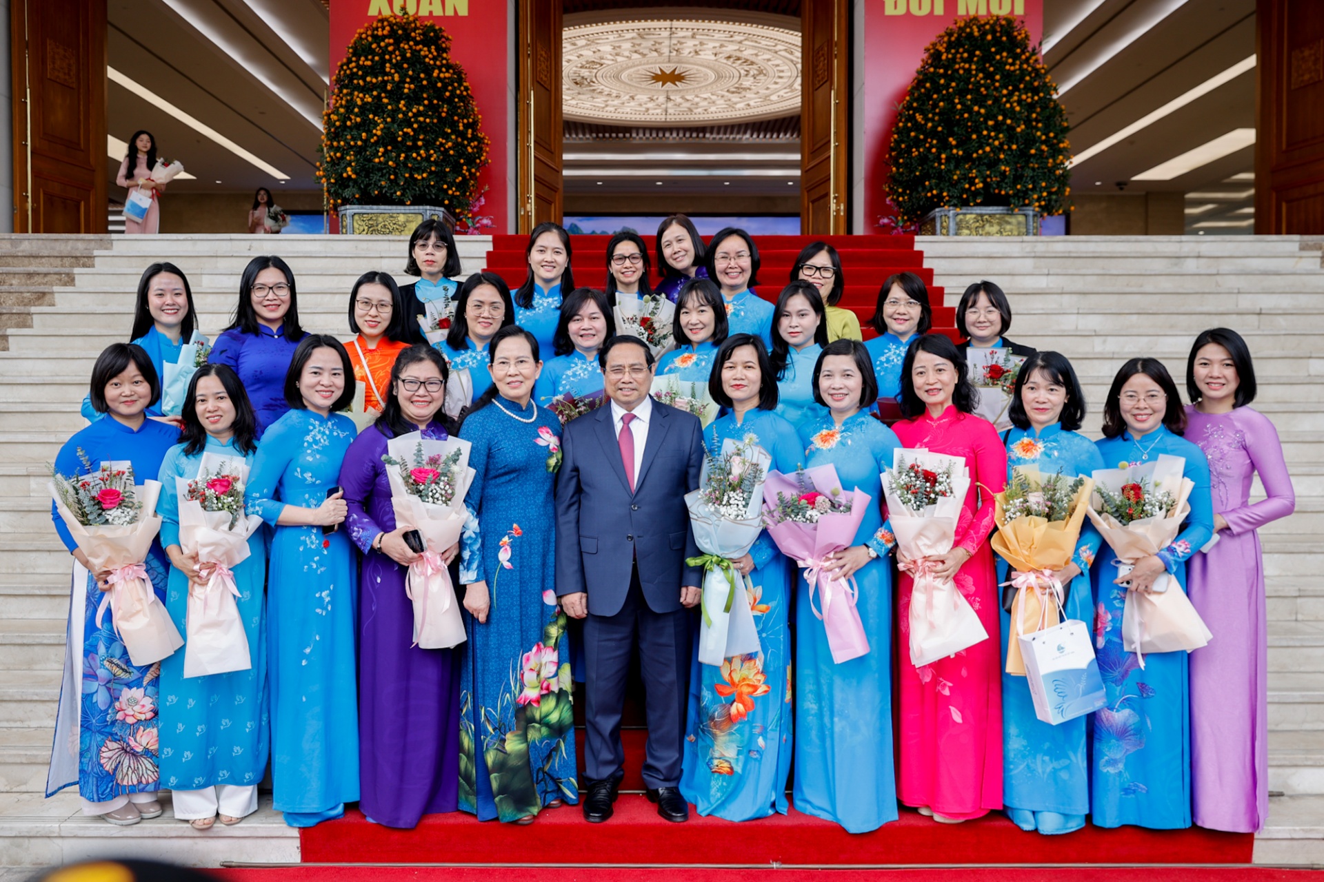   Thủ tướng và các đại biểu dự gặp mặt - Ảnh: VGP